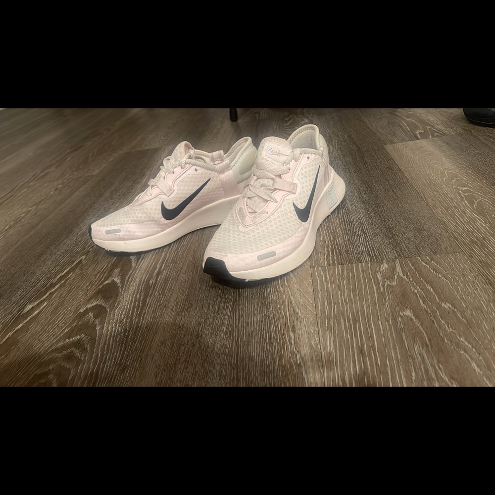Nike Reposto Shoes